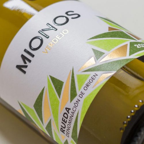 Diseño de la etiqueta realizada para el vino Mionos